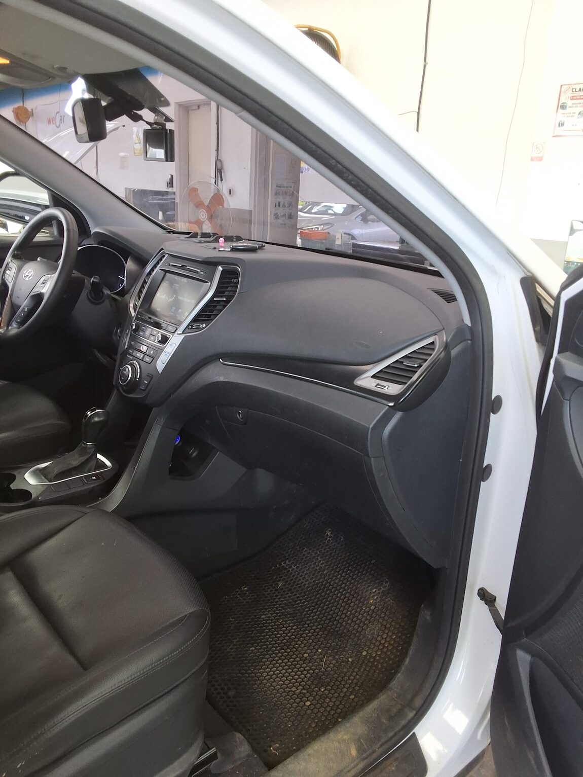 HYUNDAI SANTA FE THE PRIME DIESEL R2.0 4WD PREMIUM 2017 - zdjęcie 14