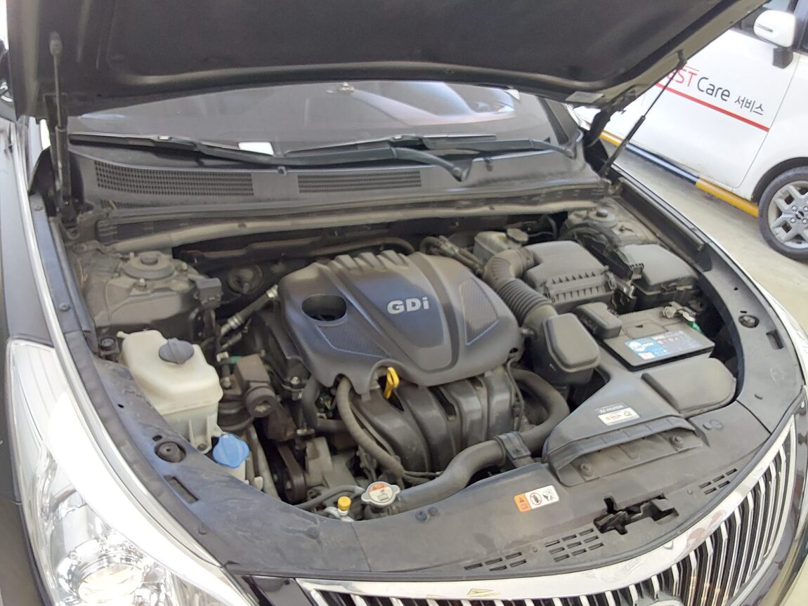 HYUNDAI GRANDEUR HG HG 240 MODERN 2014 - zdjęcie 19