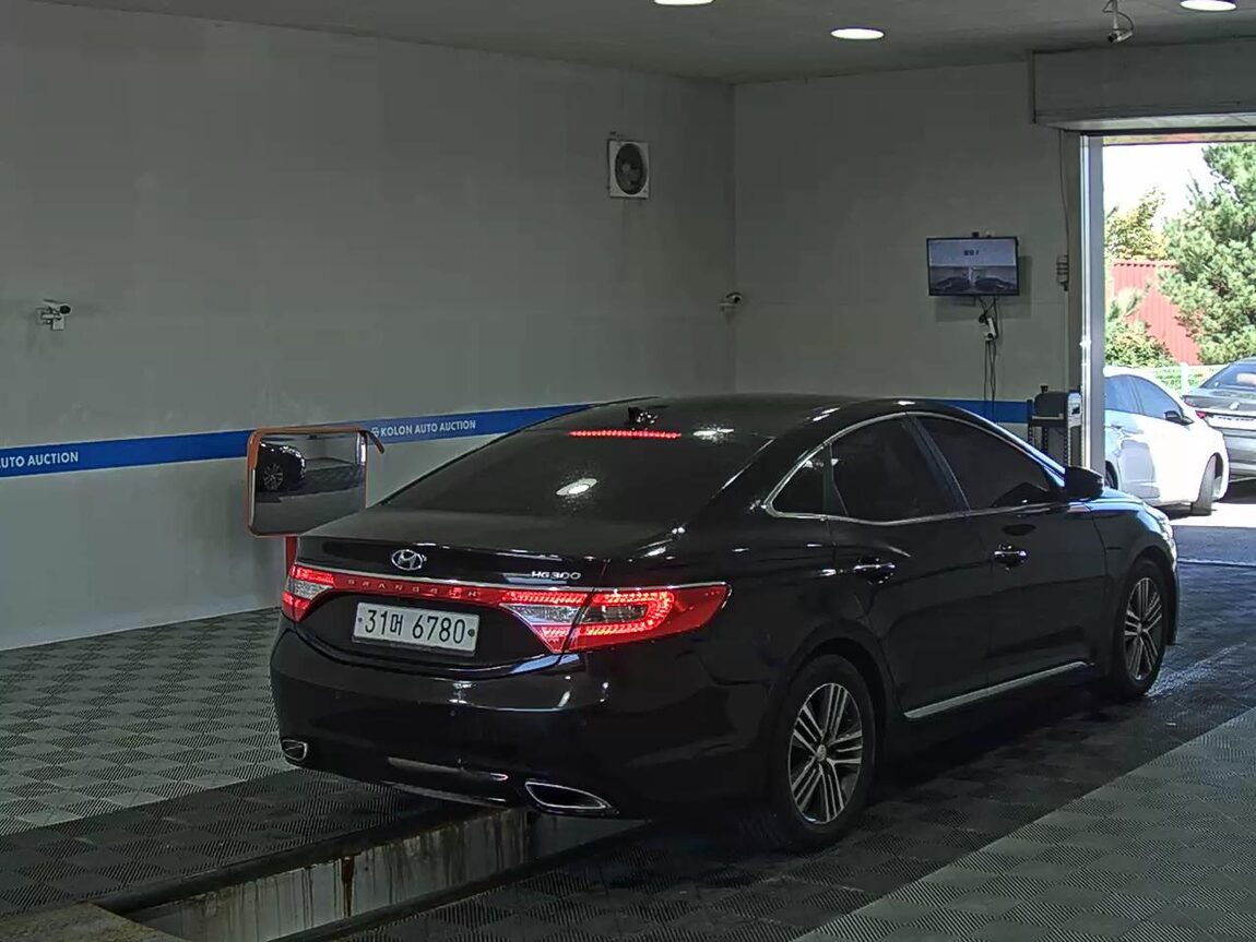 HYUNDAI GRANDEUR HG HG 240 MODERN 2014 - zdjęcie 5