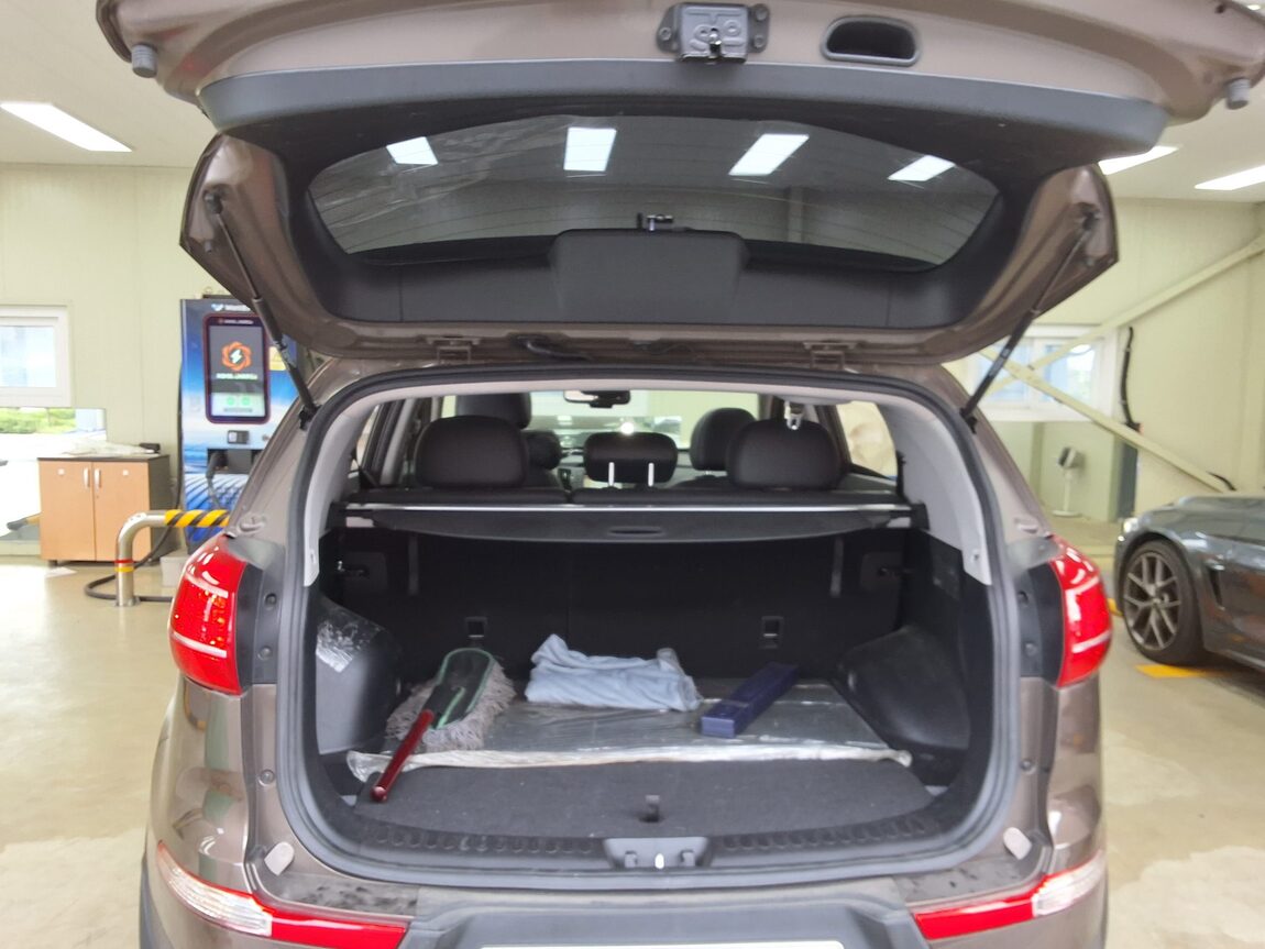 KIA SPORTAGE R DIESEL R2.0 2WD LIMITED 2012 - zdjęcie 16
