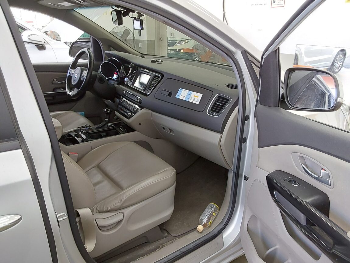 KIA ALL NEW CARNIVAL 11-SEATER DIESEL PRESTIGE 2015 - zdjęcie 14