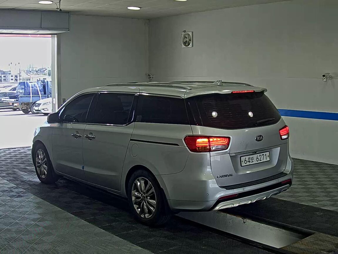 KIA ALL NEW CARNIVAL 9-SEATER DIESEL PRESTIGE 2015 - zdjęcie 6