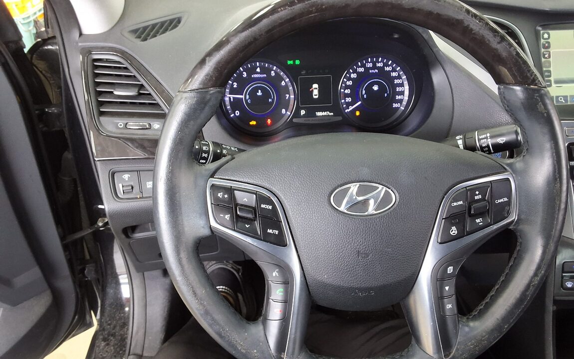 HYUNDAI GRANDEUR HG HG 300 PREMIUM COLLECTION 2017 - zdjęcie 17
