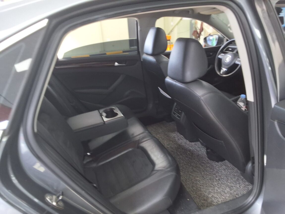 VOLKSWAGEN THE NEW PASSAT (7TH GEN) 2.0 TDI 2013 - zdjęcie 14