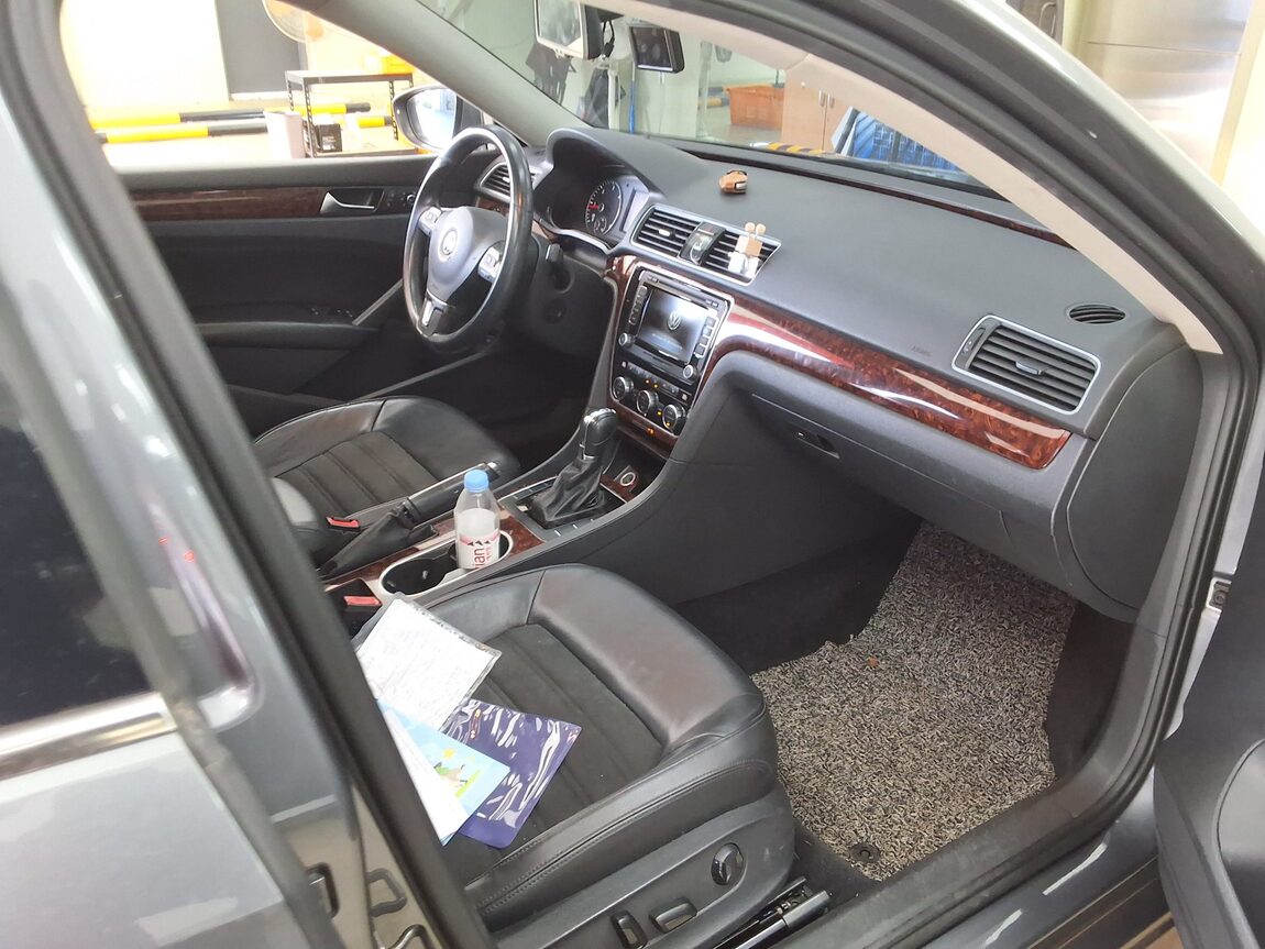 VOLKSWAGEN THE NEW PASSAT (7TH GEN) 2.0 TDI 2013 - zdjęcie 15