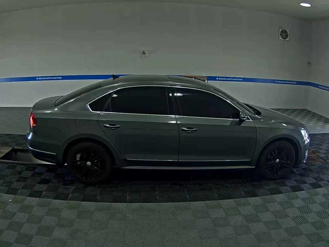 VOLKSWAGEN THE NEW PASSAT (7TH GEN) 2.0 TDI 2013 - zdjęcie 4