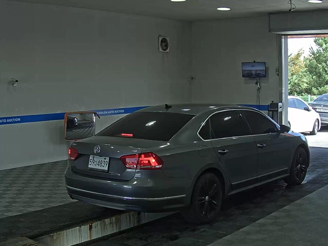 VOLKSWAGEN THE NEW PASSAT (7TH GEN) 2.0 TDI 2013 - zdjęcie 5
