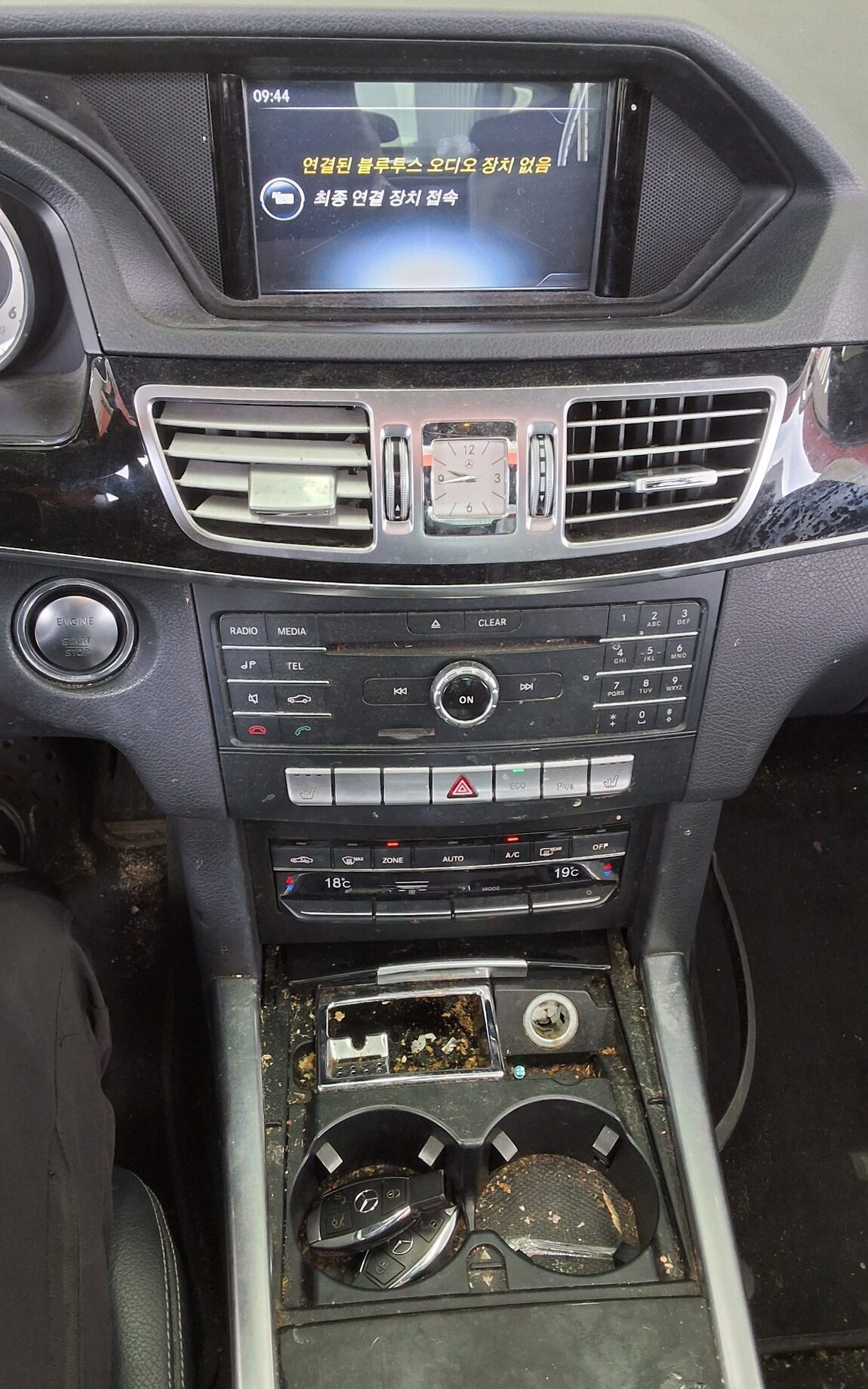MERCEDES-BENZ E-CLASS (4TH GEN) E220 CDI BLUETEC AVANTGARDE SPORT 2016 - zdjęcie 18