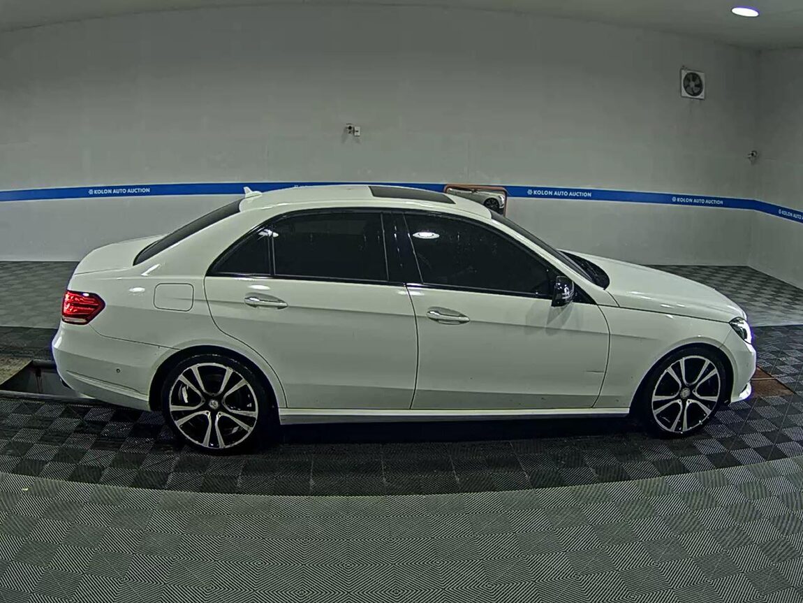 MERCEDES-BENZ E-CLASS (4TH GEN) E220 CDI BLUETEC AVANTGARDE SPORT 2016 - zdjęcie 4