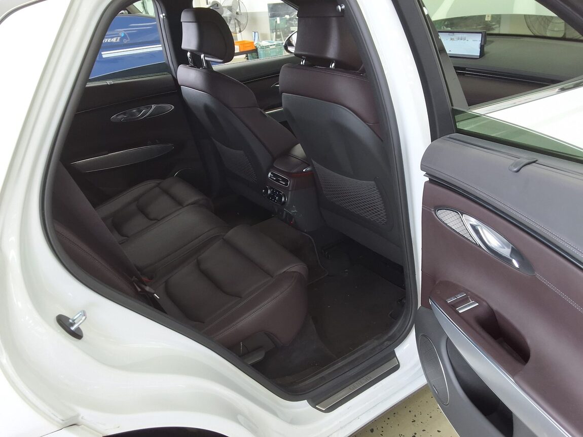 GENESIS GV70 2.5T AWD BASE MODEL 2023 - zdjęcie 13