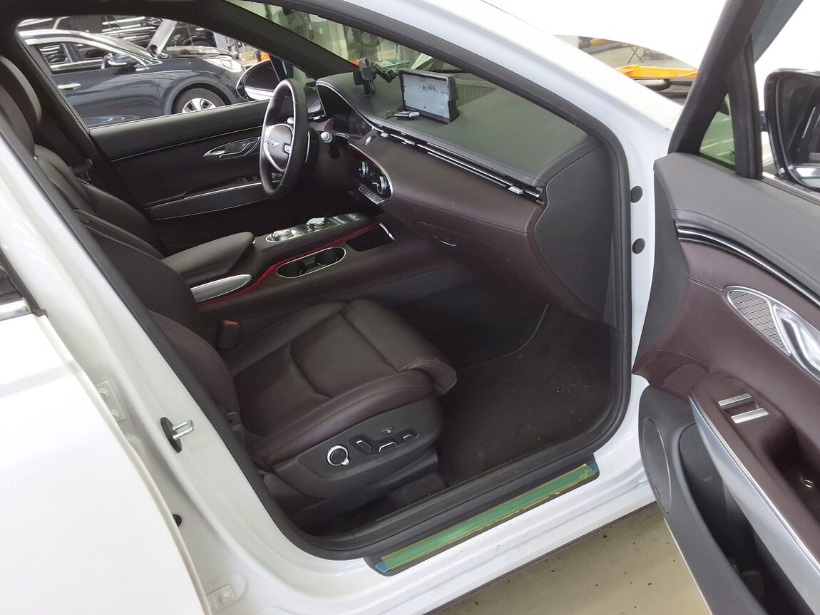 GENESIS GV70 2.5T AWD BASE MODEL 2023 - zdjęcie 14