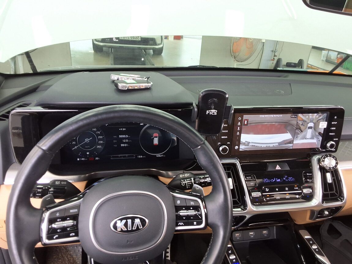 KIA NEW SORENTO (MQ4) 2.2 DIESEL 2WD SIGNATURE 2021 - zdjęcie 17