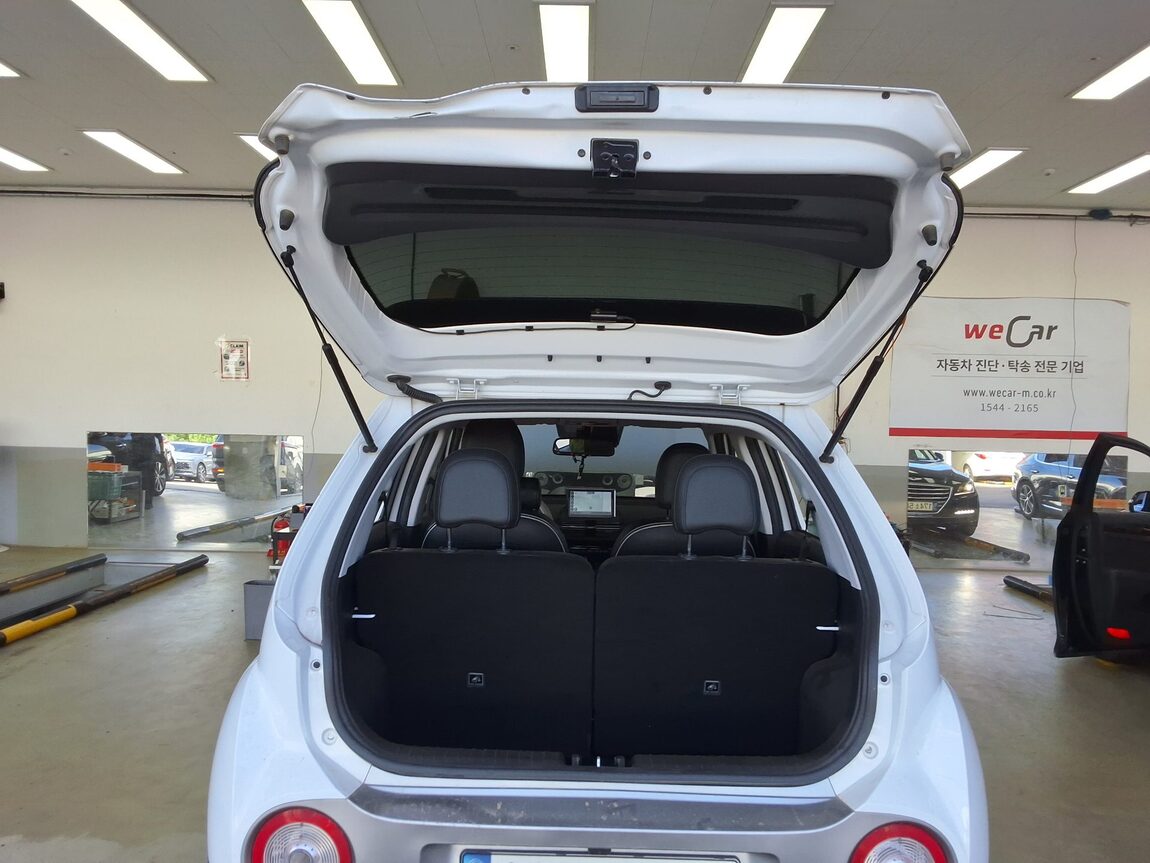 HYUNDAI CASPER GASOLINE 1.0 TURBO THE ESSENTIAL 2023 - zdjęcie 15