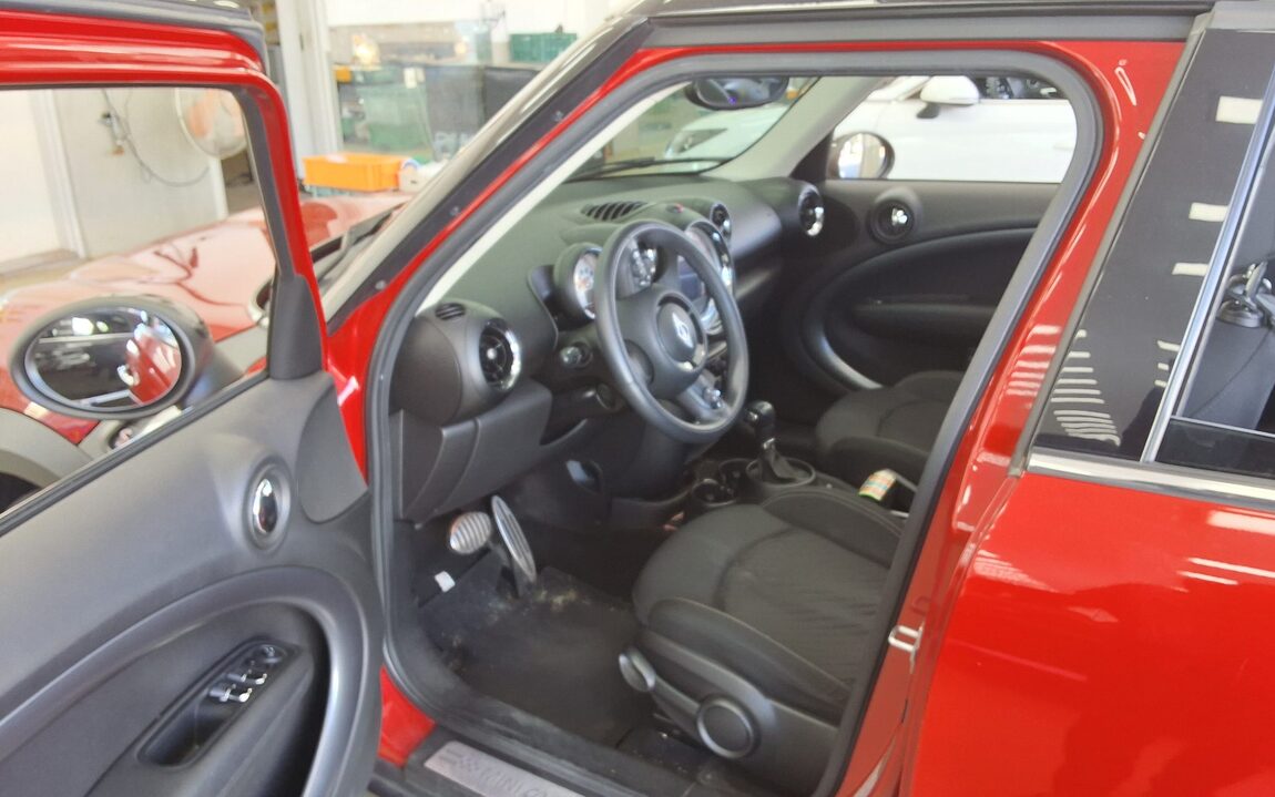 MINI COUNTRYMAN 2.0 SD 2014 - zdjęcie 10
