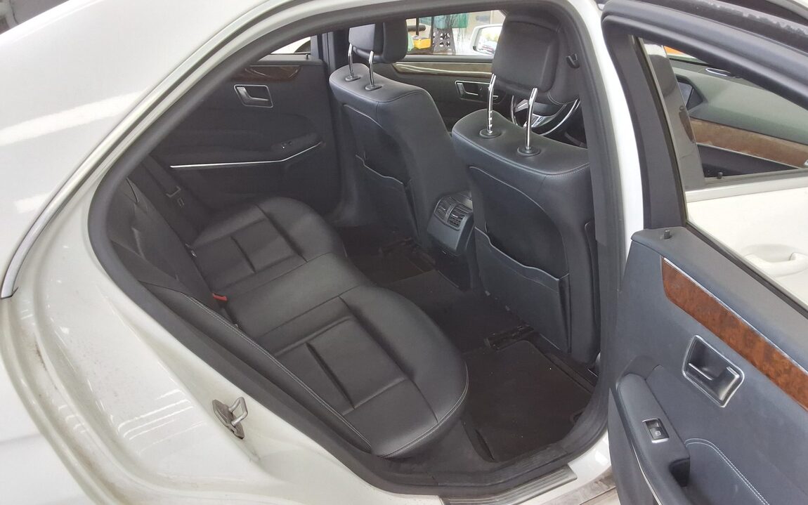 MERCEDES-BENZ E-CLASS (4TH GEN) E200 ELEGANCE 2014 - zdjęcie 13