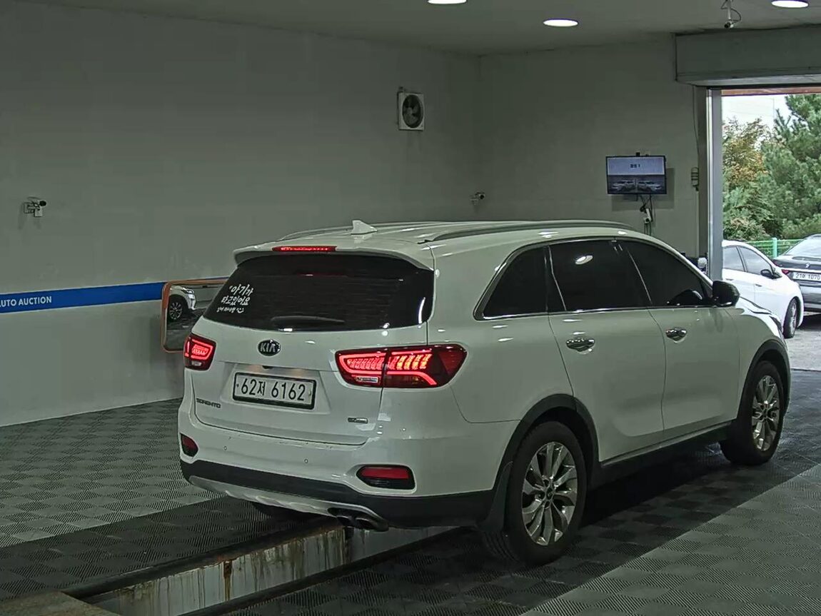 KIA THE NEW SORENTO DIESEL R2.2 2WD NOBLESSE 2018 - zdjęcie 5