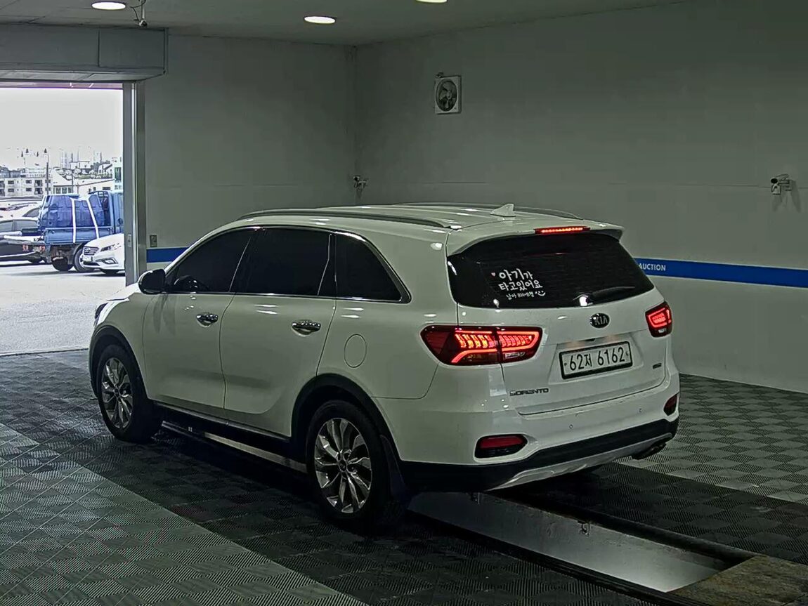 KIA THE NEW SORENTO DIESEL R2.2 2WD NOBLESSE 2018 - zdjęcie 6