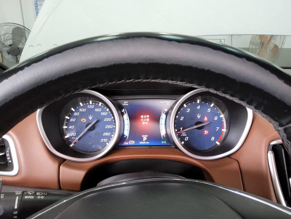 MASERATI GHIBLI (3RD GEN) 3 2015 - zdjęcie 9