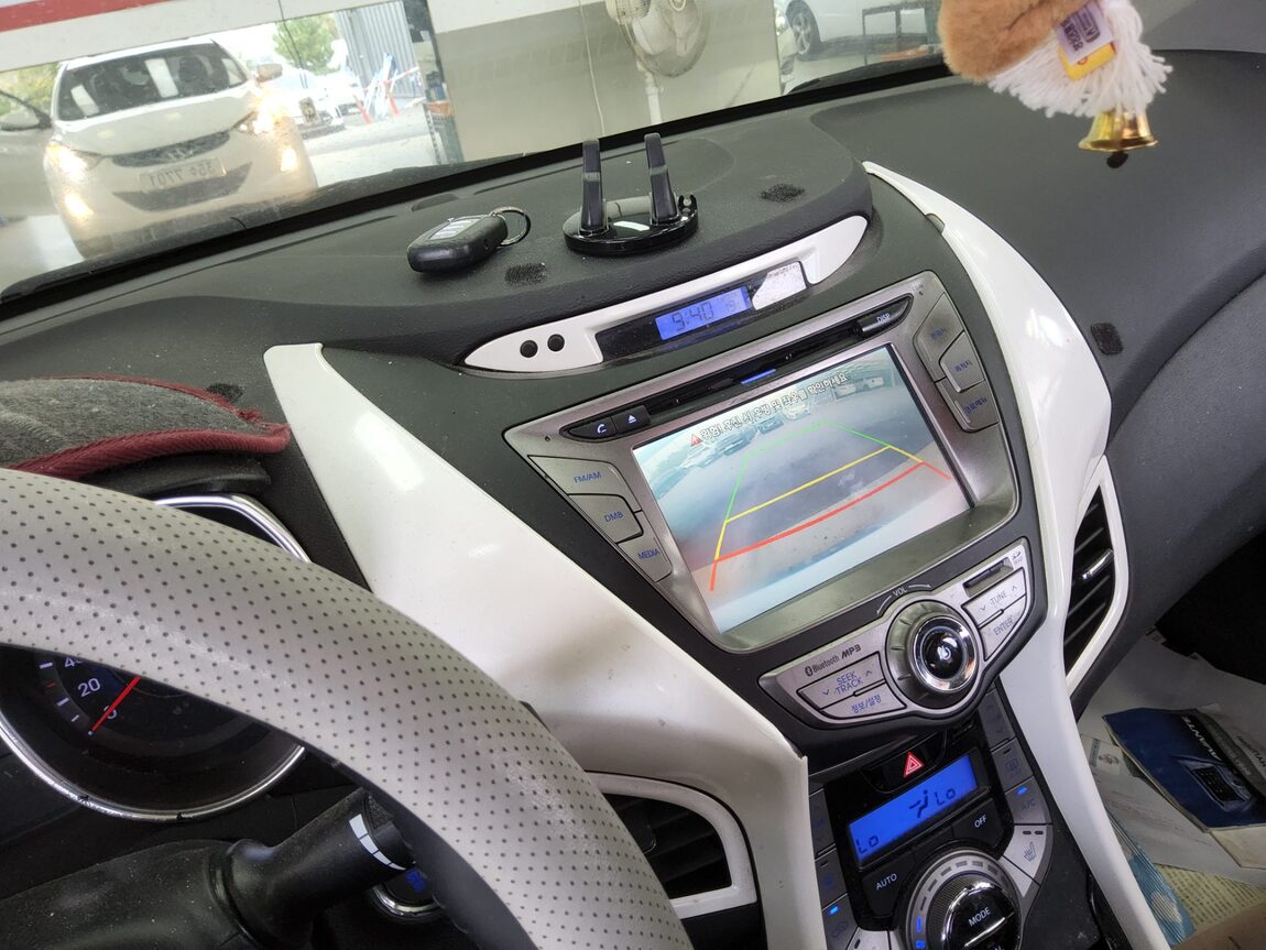 HYUNDAI AVANTE MD M16 GDi MODERN 2014 - zdjęcie 17