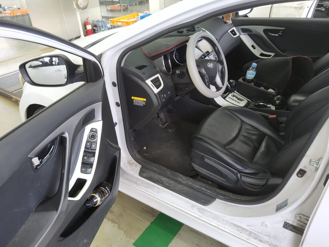 HYUNDAI AVANTE MD M16 GDi MODERN 2014 - zdjęcie 10