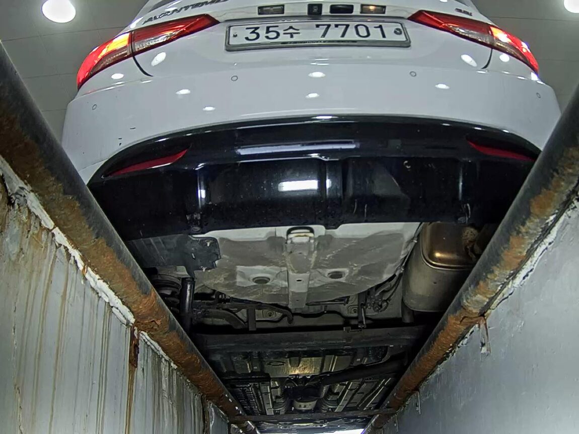 HYUNDAI AVANTE MD M16 GDi MODERN 2014 - zdjęcie 8