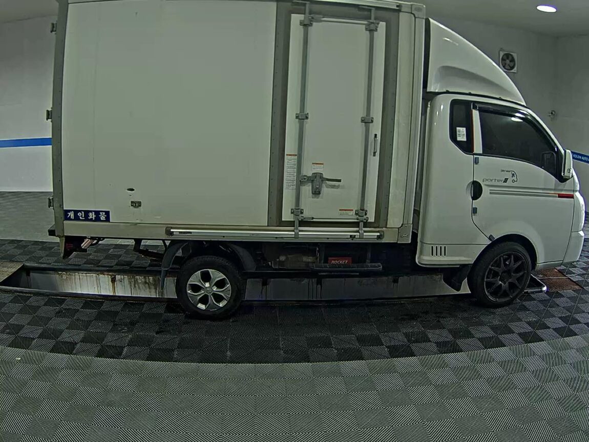HYUNDAI PORTER II HIGH-ROOF BUILT-IN BOX TRUCK SUPER CAB 2022 - zdjęcie 4