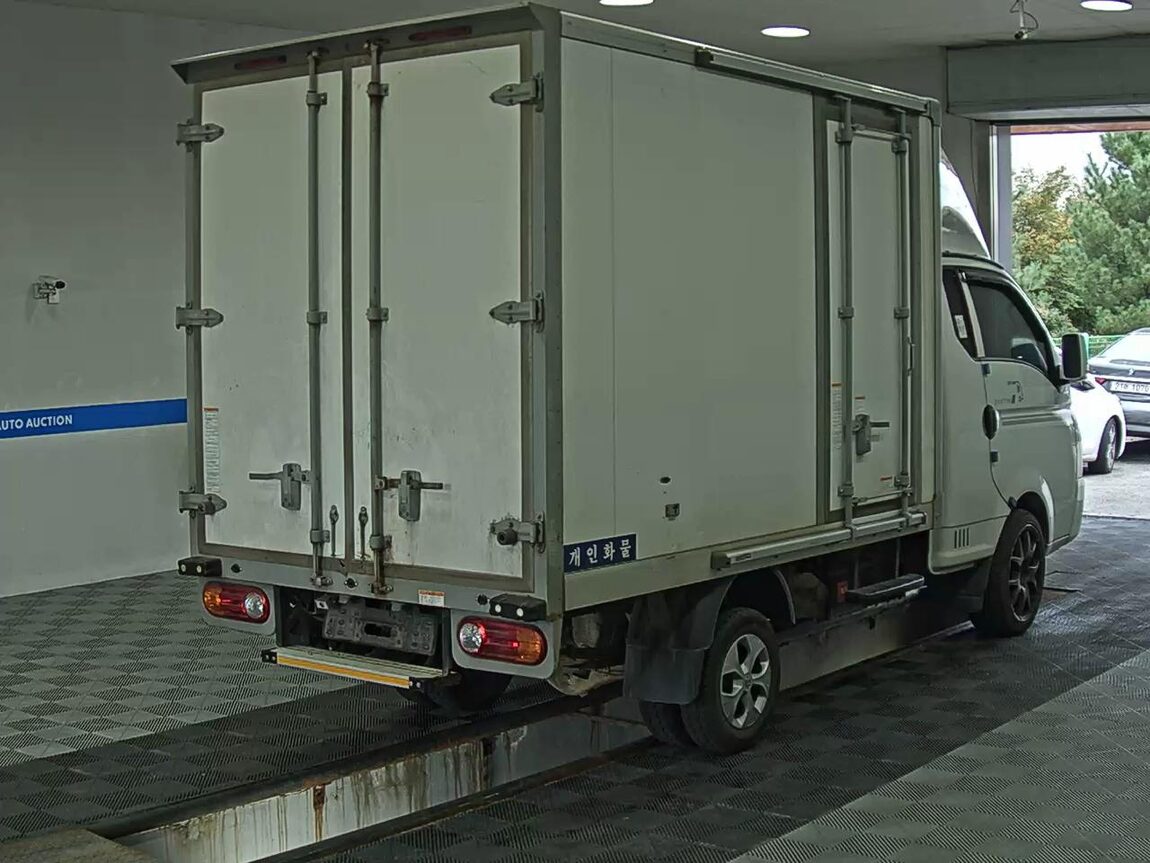 HYUNDAI PORTER II HIGH-ROOF BUILT-IN BOX TRUCK SUPER CAB 2022 - zdjęcie 5