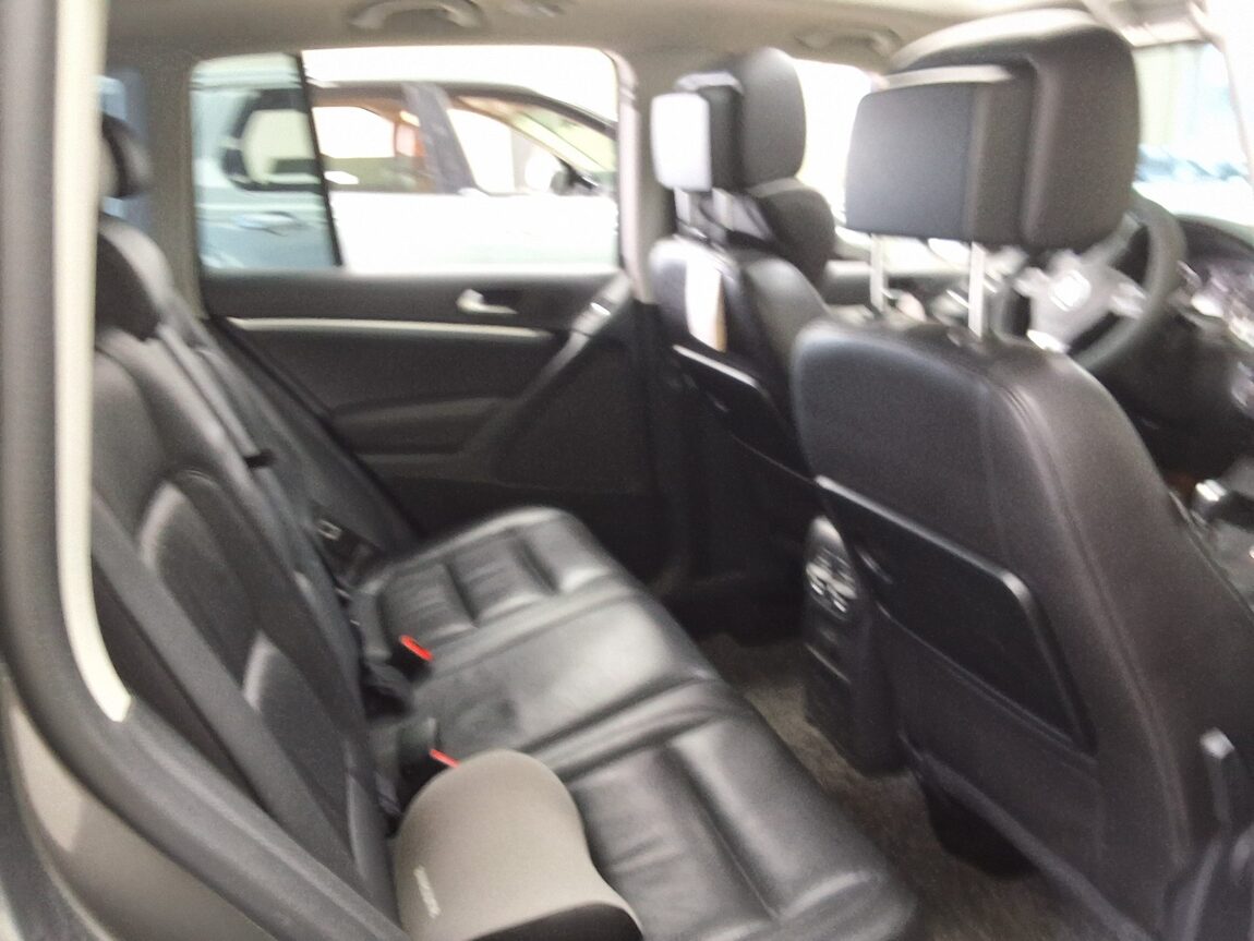 VOLKSWAGEN TIGUAN 2.0 TDI BLUEMOTION PREMIUM 2016 - zdjęcie 14