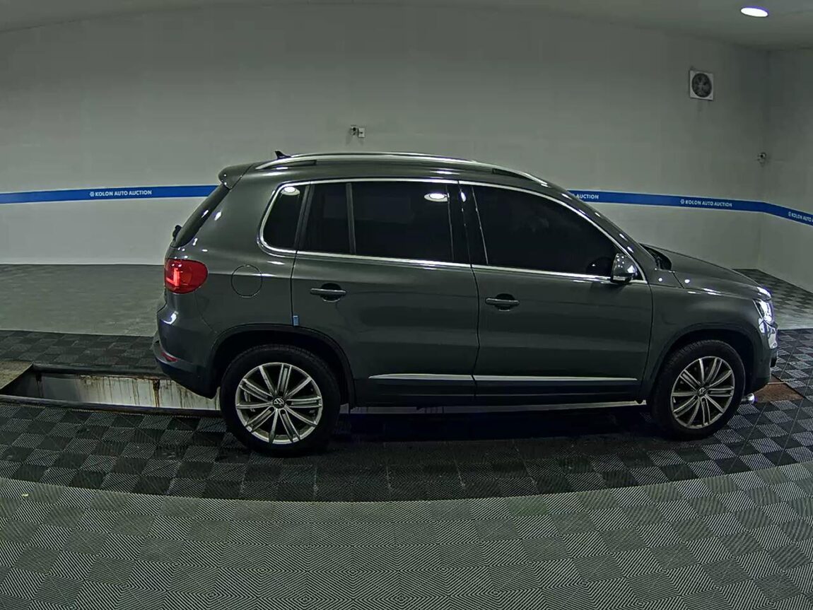 VOLKSWAGEN TIGUAN 2.0 TDI BLUEMOTION PREMIUM 2016 - zdjęcie 4
