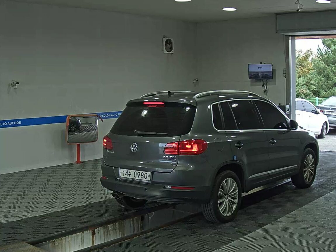 VOLKSWAGEN TIGUAN 2.0 TDI BLUEMOTION PREMIUM 2016 - zdjęcie 5