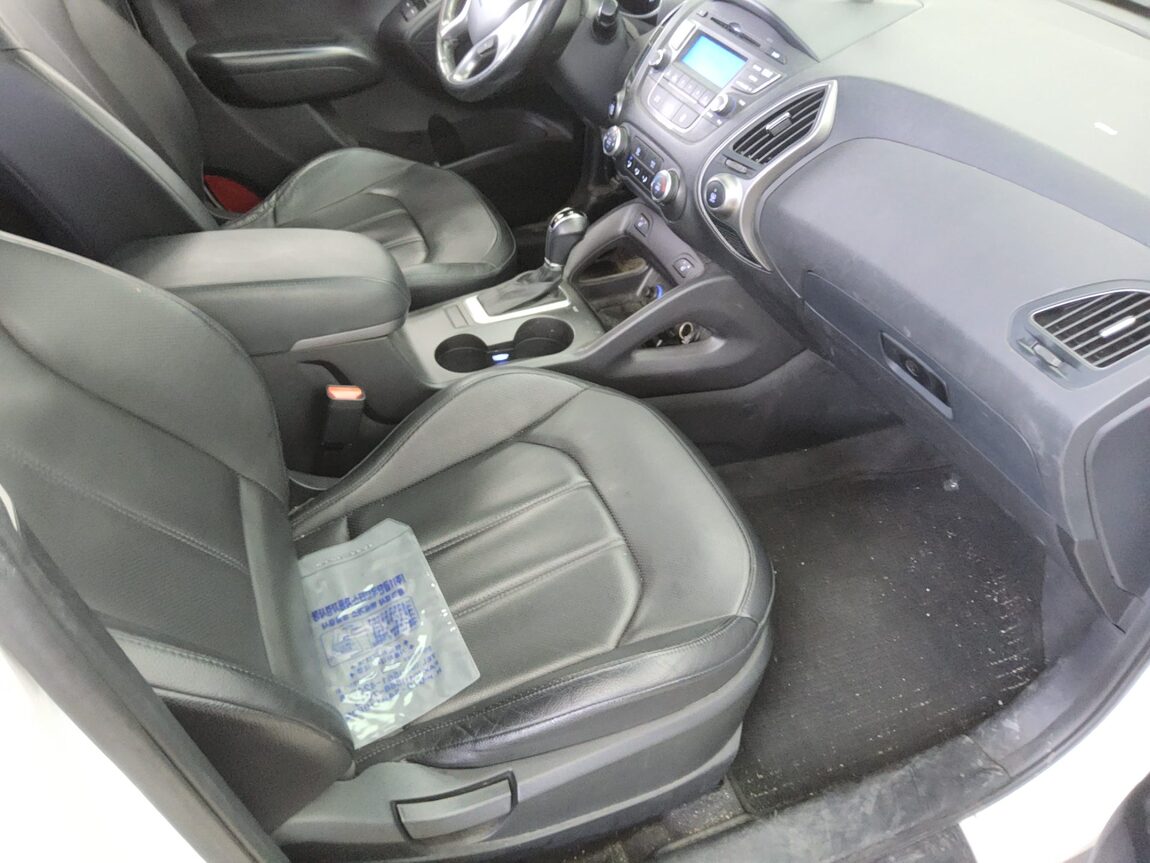 HYUNDAI NEW TUCSON ix DIESEL R2.0 2WD SMART SPECIAL 2015 - zdjęcie 14