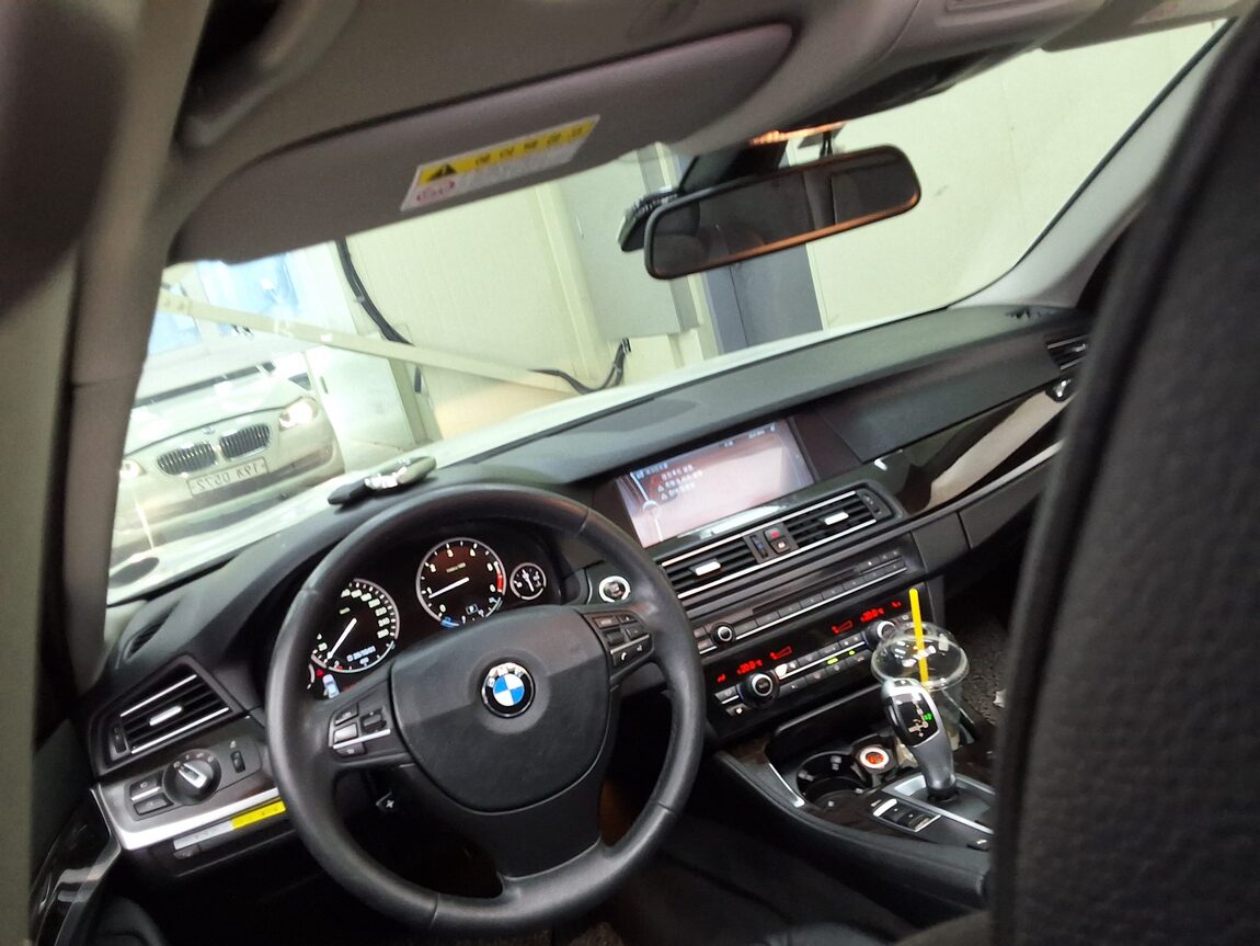 BMW 5 SERIES (6TH GEN) 520d 2012 - zdjęcie 12