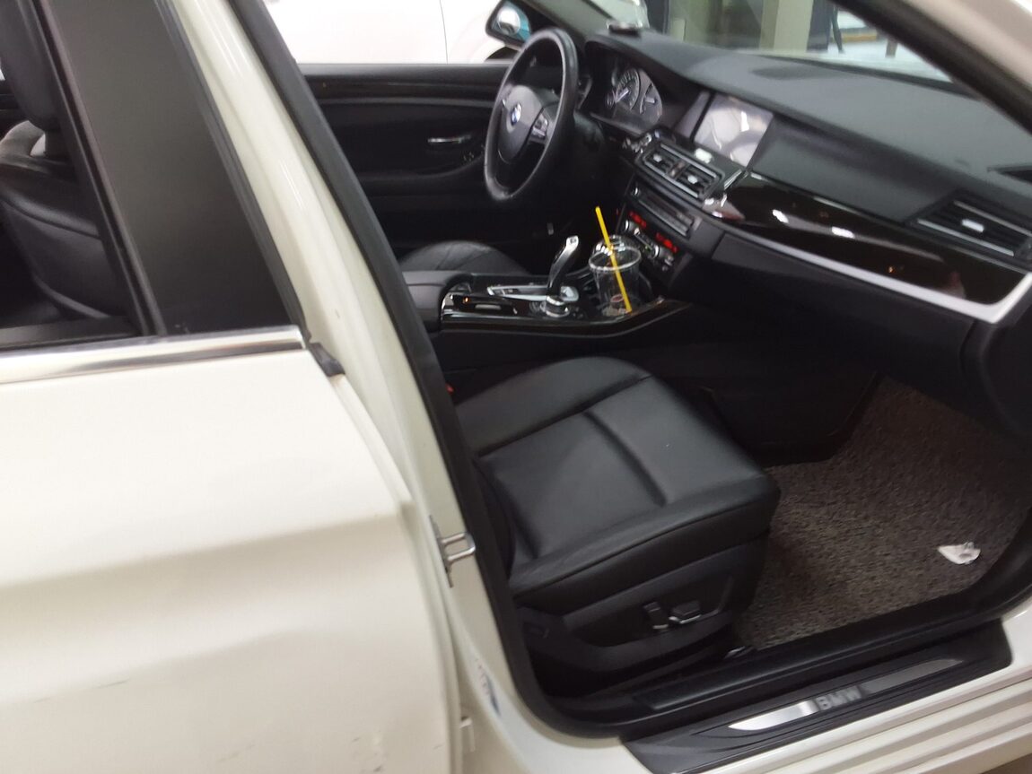 BMW 5 SERIES (6TH GEN) 520d 2012 - zdjęcie 15