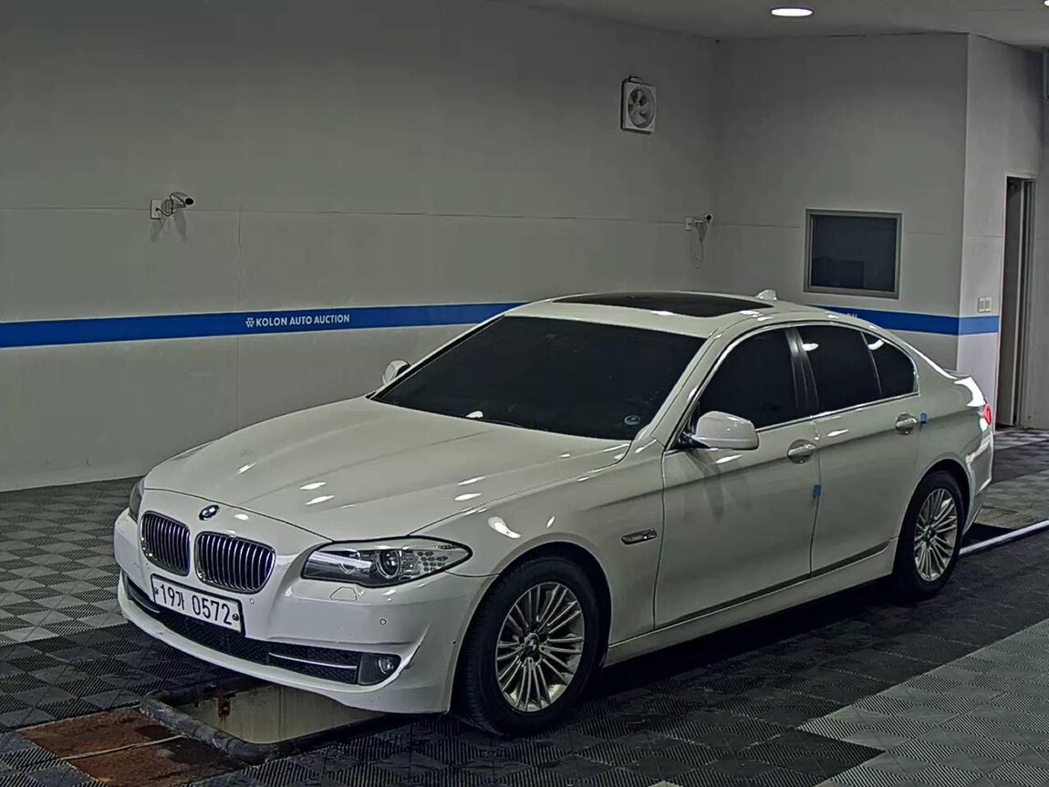 BMW 5 SERIES (6TH GEN) 520d 2012 - zdjęcie 2