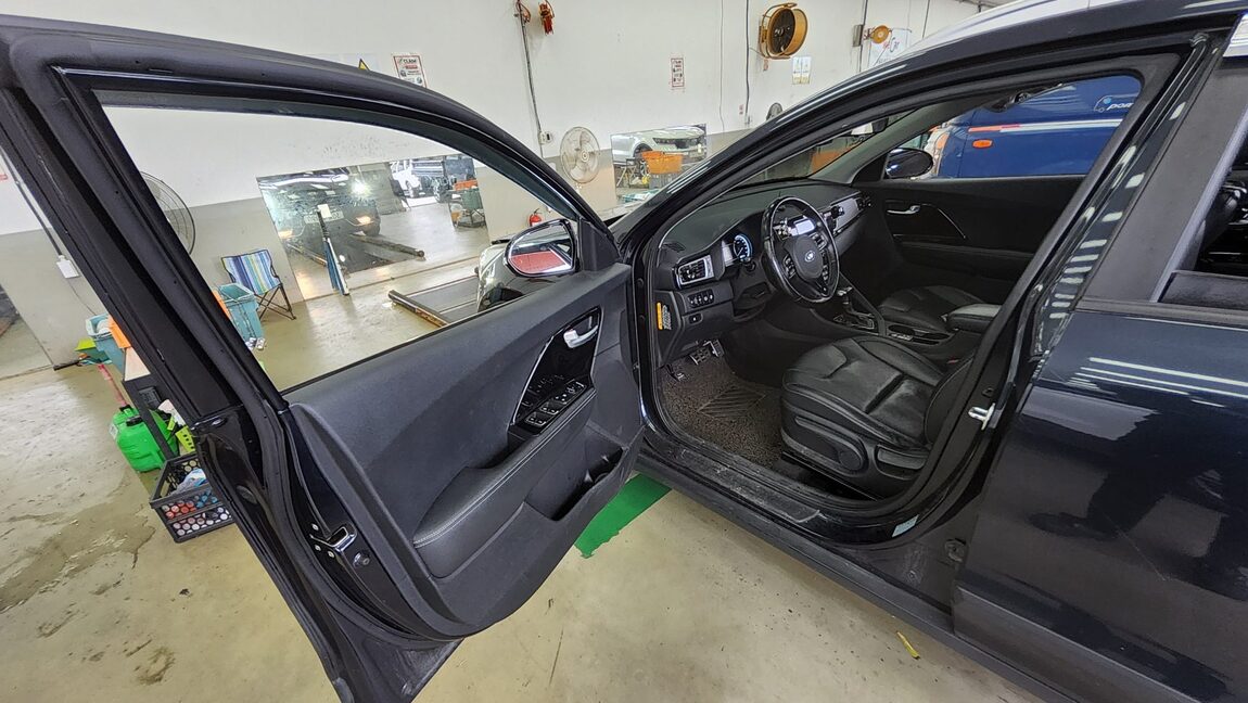 KIA NIRO 1.6 HYBRID PRESTIGE 2018 - zdjęcie 10