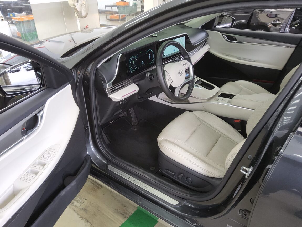 HYUNDAI THE NEW GRANDEUR IG HYBRID 2.4 HEV LE BLANC 2023 - zdjęcie 10