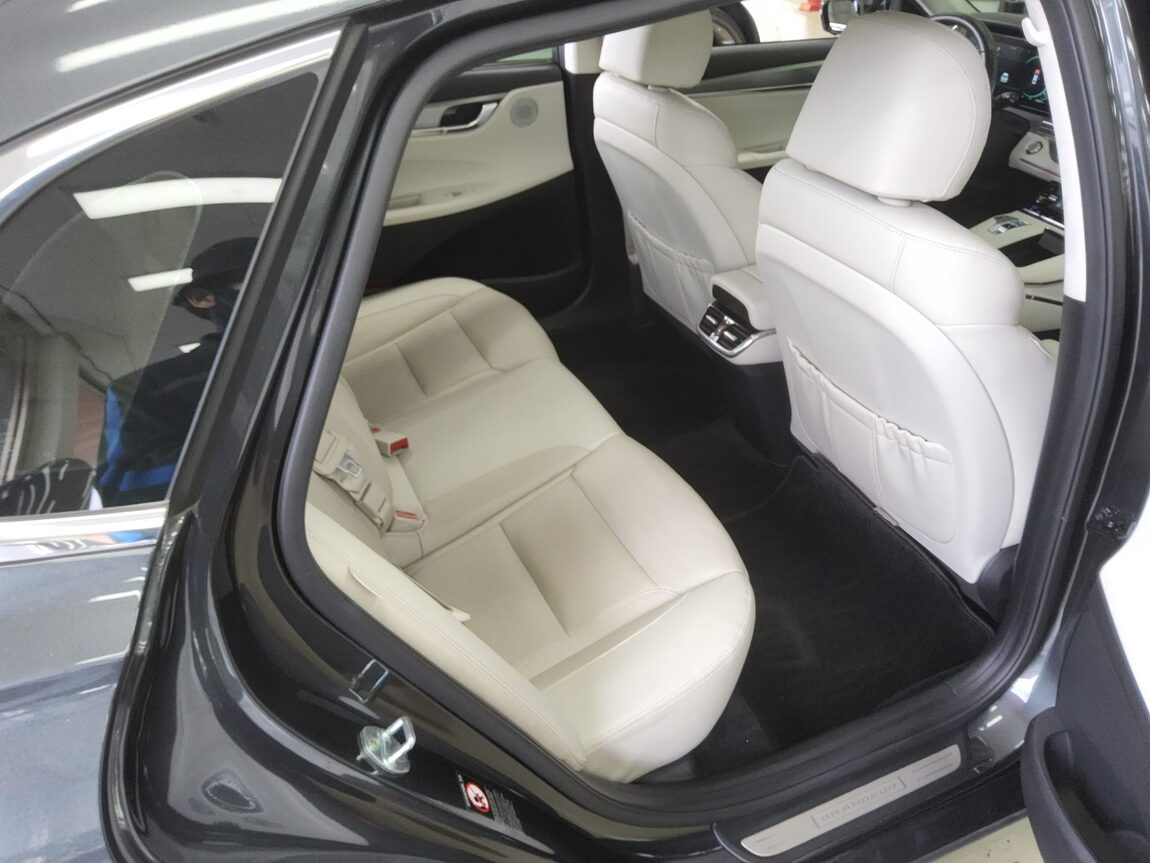 HYUNDAI THE NEW GRANDEUR IG HYBRID 2.4 HEV LE BLANC 2023 - zdjęcie 13