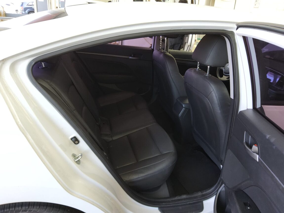 HYUNDAI AVANTE AD 1.6 GDi VALUE PLUS 2018 - zdjęcie 13
