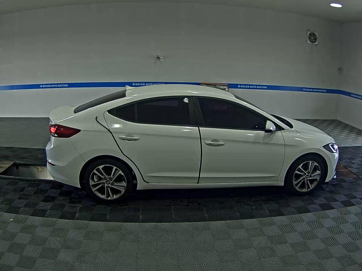 HYUNDAI AVANTE AD 1.6 GDi VALUE PLUS 2018 - zdjęcie 4