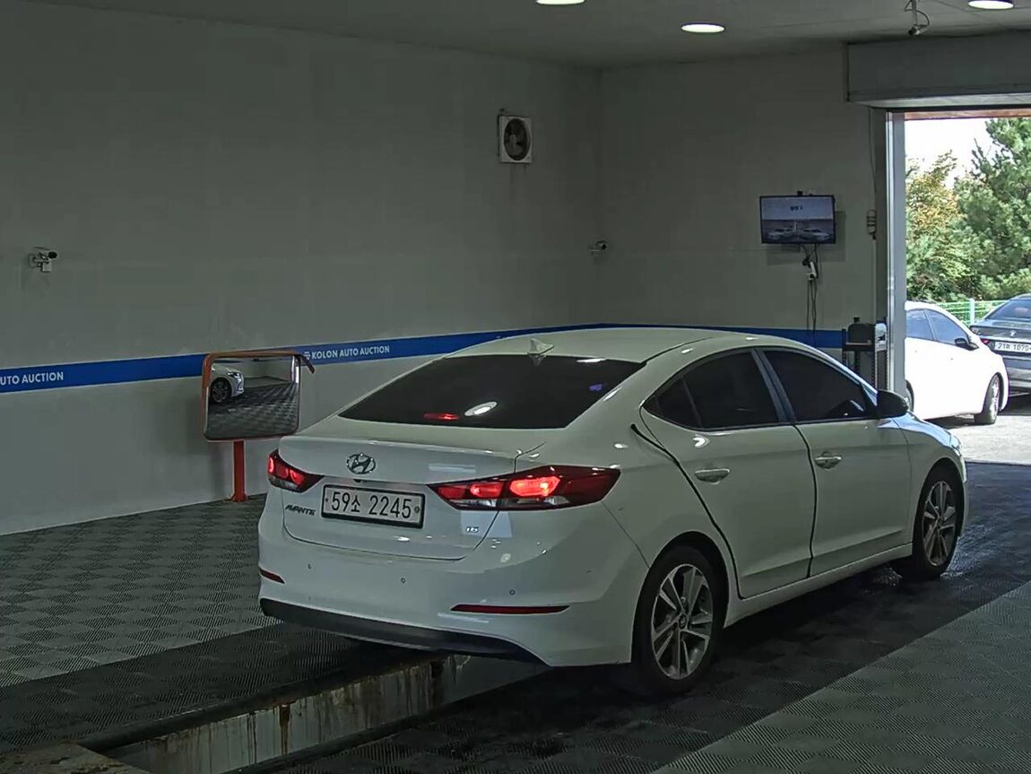 HYUNDAI AVANTE AD 1.6 GDi VALUE PLUS 2018 - zdjęcie 5