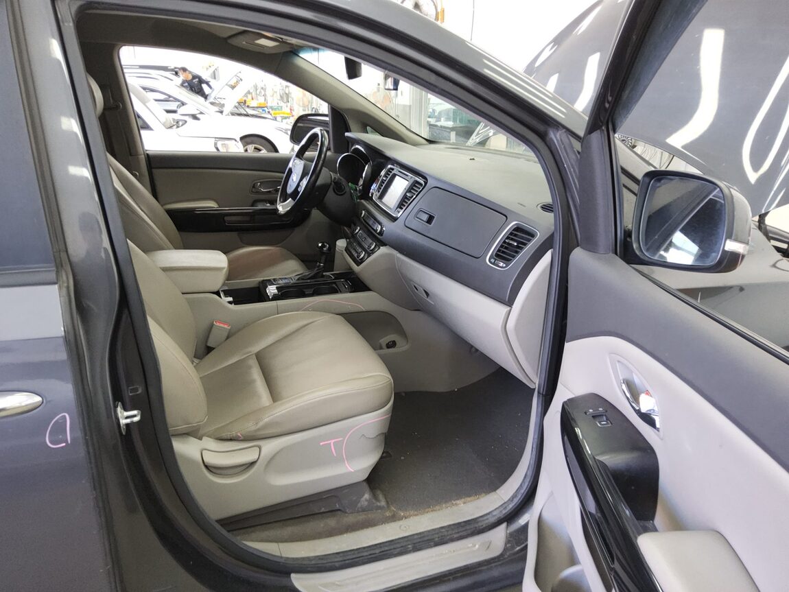 KIA ALL NEW CARNIVAL 9-SEATER DIESEL PRESTIGE 2016 - zdjęcie 14
