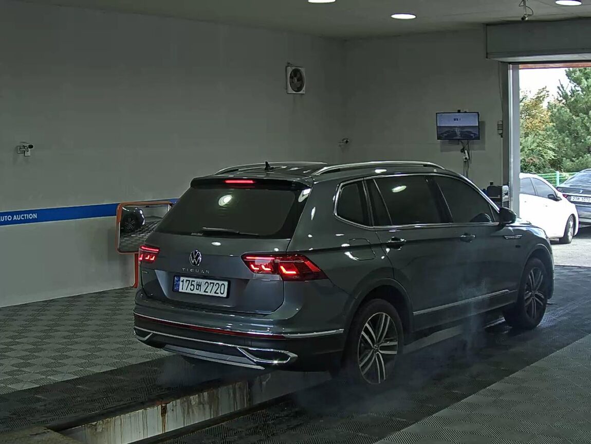 VOLKSWAGEN TIGUAN (2ND GEN) ALLSPACE 2.0 TSI PRESTIGE 2023 - zdjęcie 5