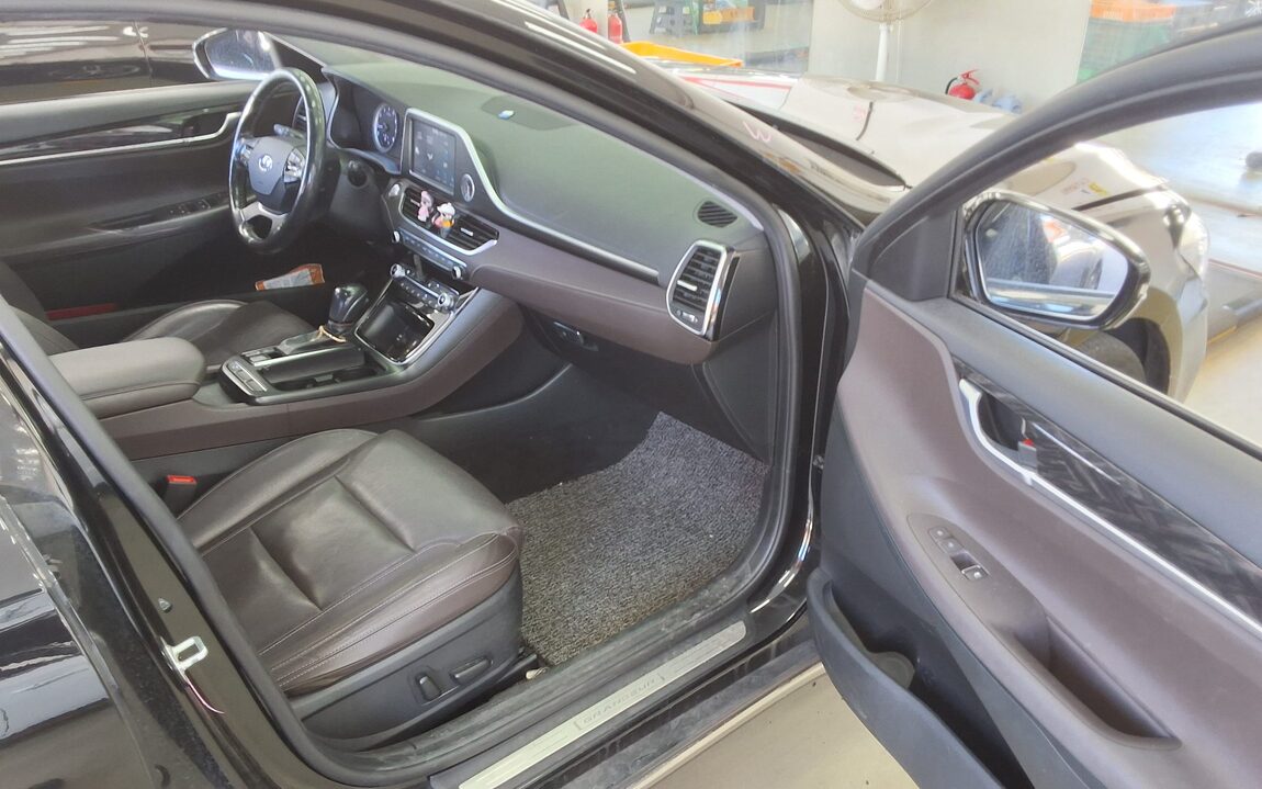 HYUNDAI GRANDEUR IG 3.0 LPi RENTAL CAR MODERN 2018 - zdjęcie 14