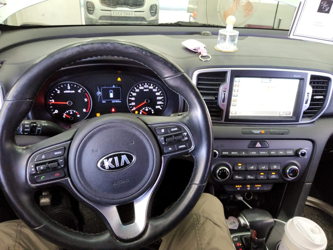 KIA NEW SPORTAGE R2.0 2WD PRESTIGE 2018 - zdjęcie 17