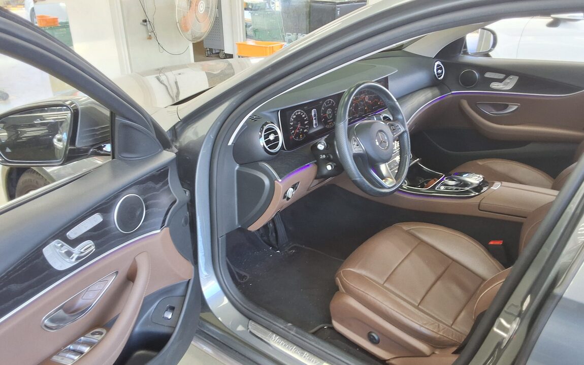 MERCEDES-BENZ E-CLASS (5TH GEN) E300 AVANTGARDE 2017 - zdjęcie 10