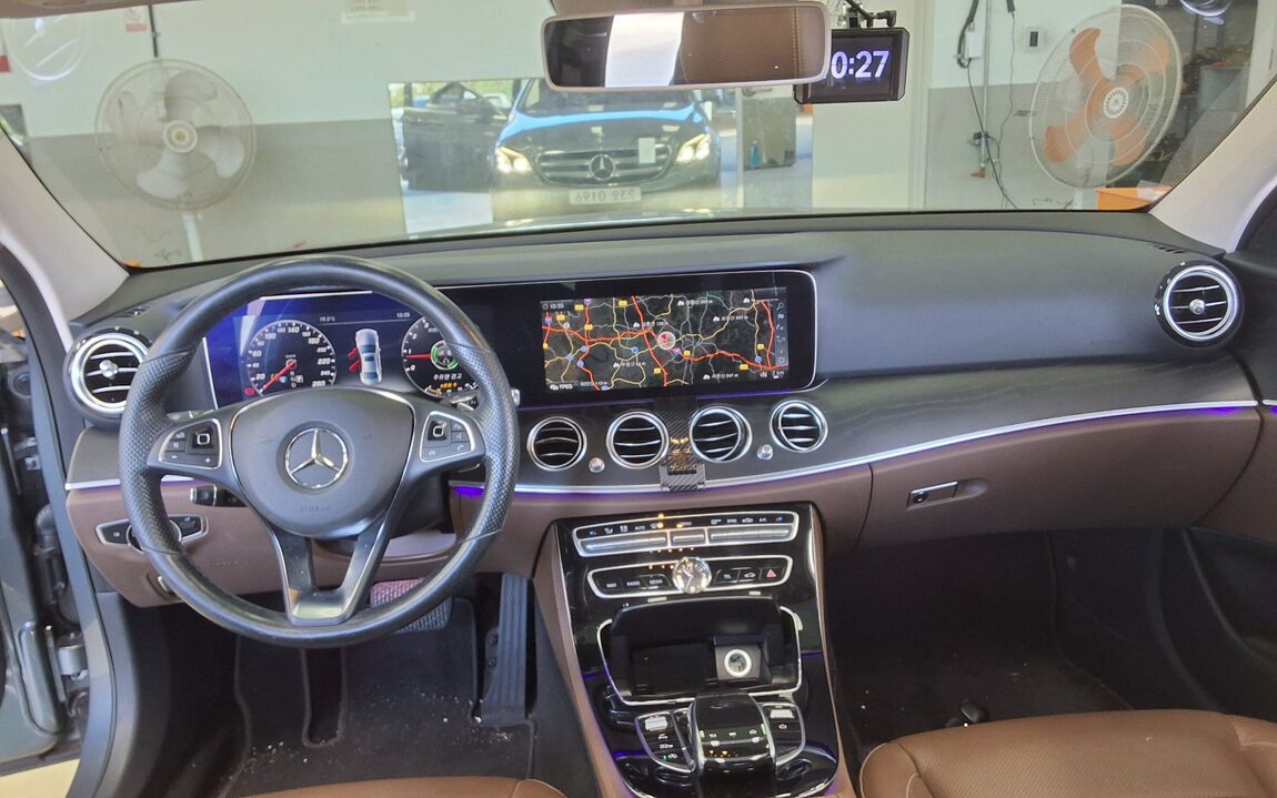 MERCEDES-BENZ E-CLASS (5TH GEN) E300 AVANTGARDE 2017 - zdjęcie 11