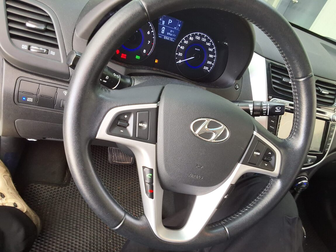 HYUNDAI NEW ACCENT 1.6 GDI TOP 2012 - zdjęcie 23