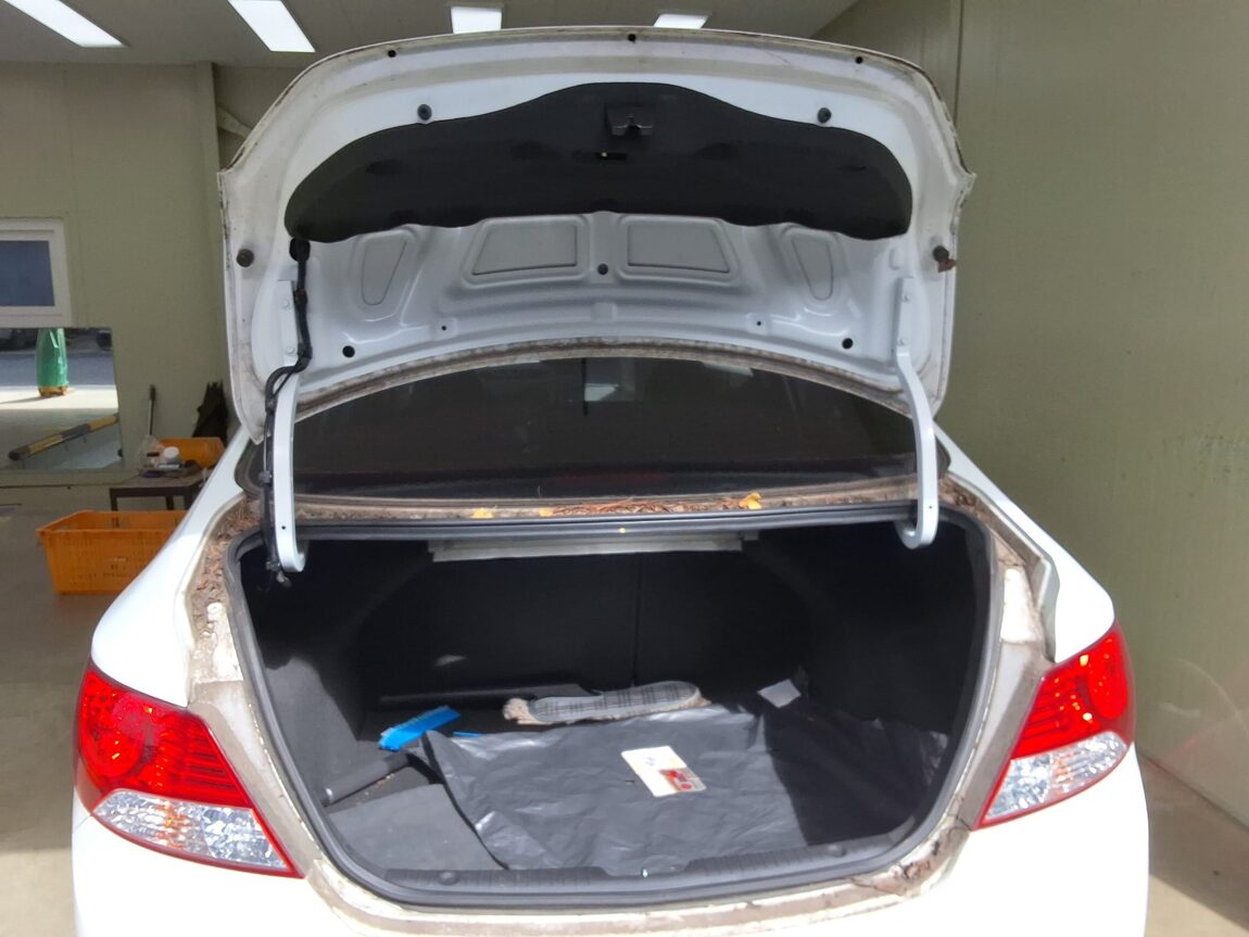 HYUNDAI NEW ACCENT 1.6 GDI TOP 2012 - zdjęcie 16