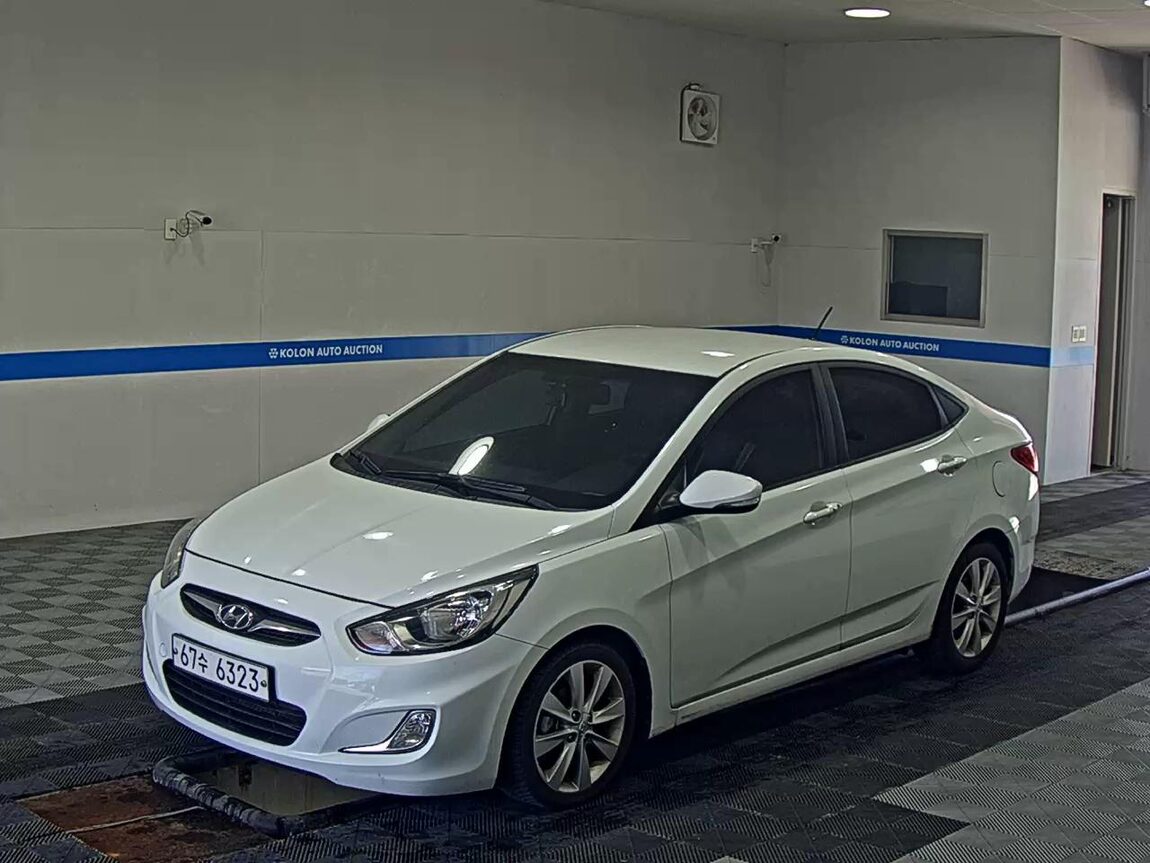 HYUNDAI NEW ACCENT 1.6 GDI TOP 2012 - zdjęcie 2