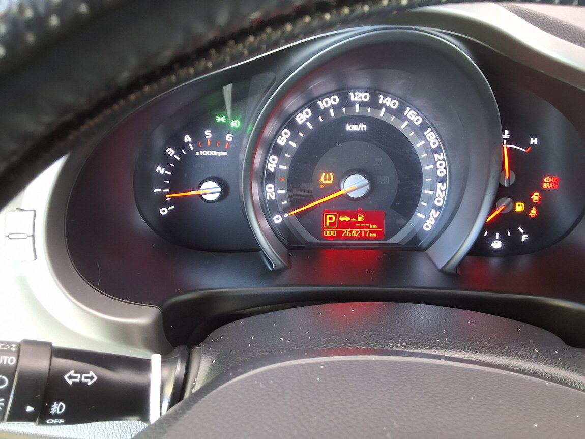 KIA THE NEW SPORTAGE R DIESEL R2.0 2WD TRENDY 2016 - zdjęcie 9